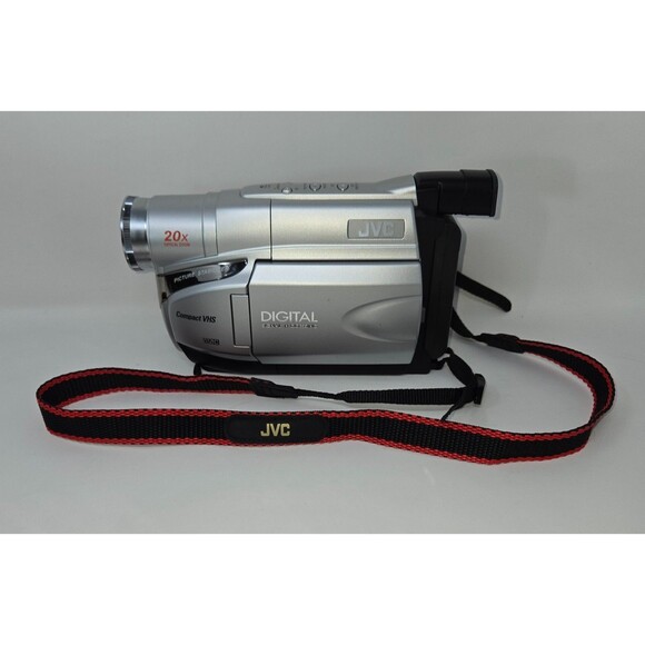 JVC Compact VHS Camcorder VHS-C GR-AXM17U w/ Tape Adapter Case Power & RCA Cords - Picture 3 of 16